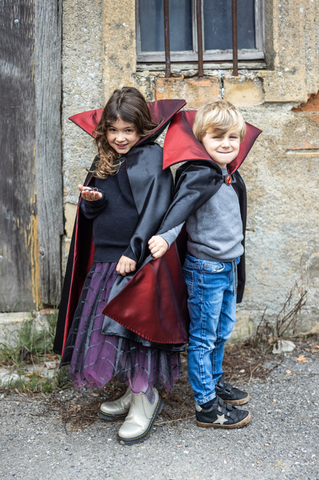 Vampire Cape with High Collar, 4-6 yrs