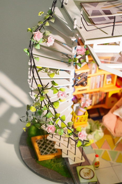 DIY Miniature House - Dora's Loft
