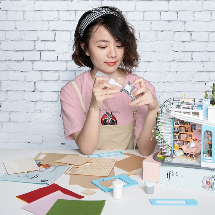 DIY Miniature House - Dora's Loft