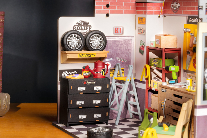 DIY Miniature House - Garage Workshop
