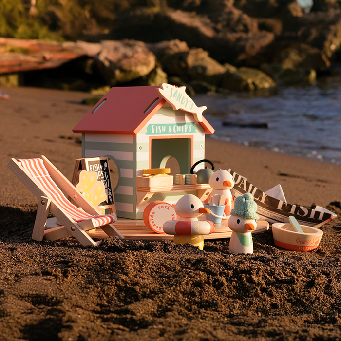 Dollhouse - Sandy’s Beach Hut