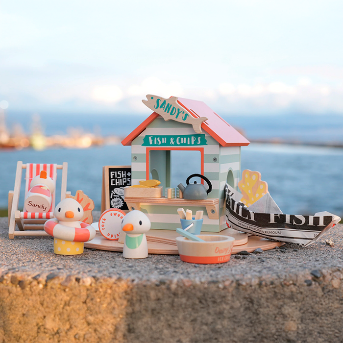 Dollhouse - Sandy’s Beach Hut