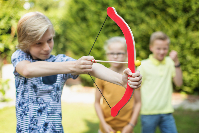 Bow and Arrow Set incl. 3 Arrows and 3 Apples