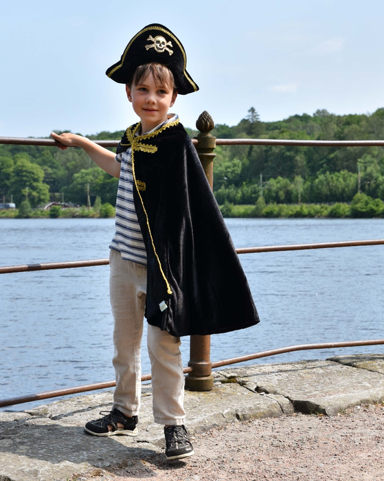 Pirate Cape & Hat, size 3-8 years