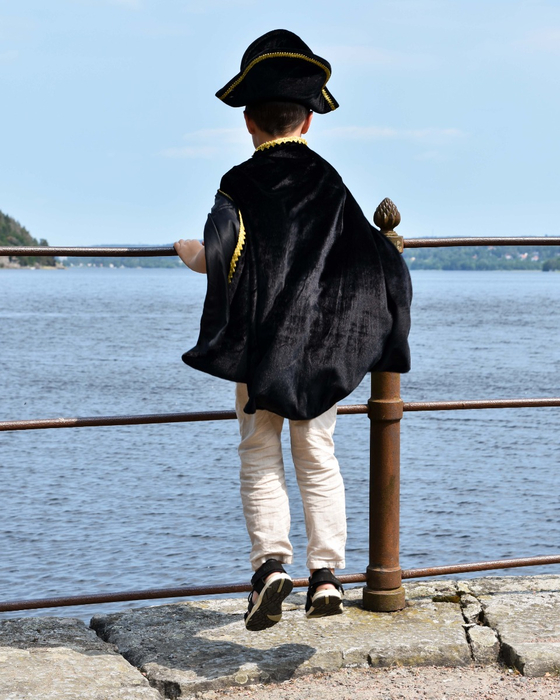 Pirate Cape & Hat, size 3-8 years