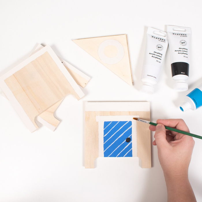 Build and Paint Your Own Bird Feeder