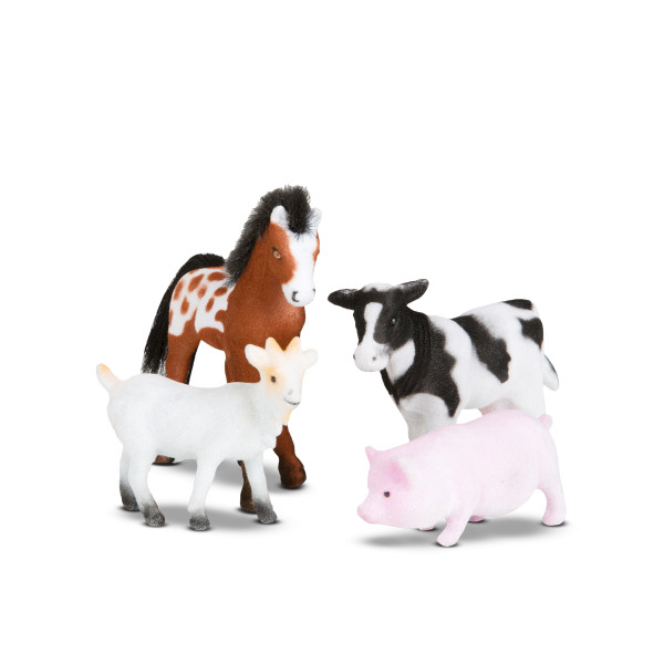 Latches Barn with 4 Play Figures