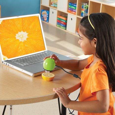 Zoomy Handheld Digital Microscope
