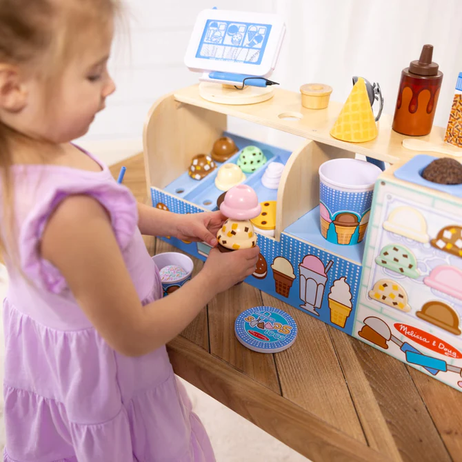 Wooden Cool Scoops Ice Creamery, 42 pcs