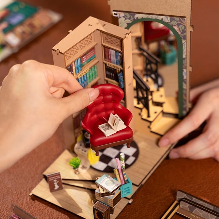 DIY Book Nook Kit - Bookstore