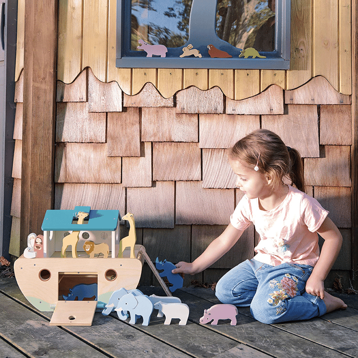 Wooden Noah’s Ark incl. 10 Animal Pairs