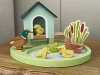Dollhouse Accessories - Duck House