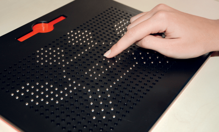 Magnetic Pin Drawing Board (31 x 25.5 cm)