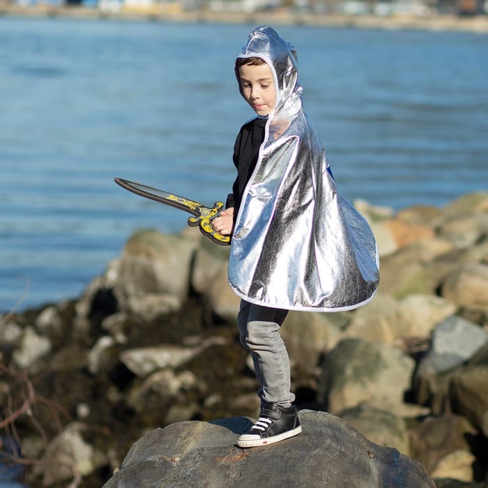 2-in-1 Dragon/Knight Cape, Size 5-6 yrs