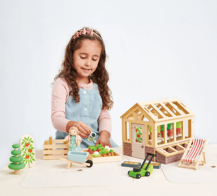 Dollhouse Accessories - Greenhouse and Garden Set