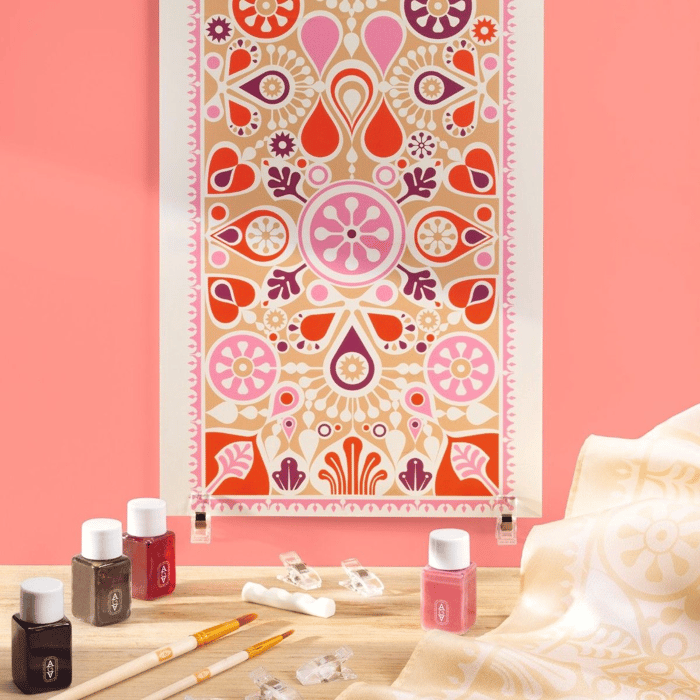 Atelier 11 - Silk Painting