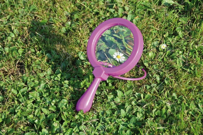 Magnifying Glass w. Stand Ø11.5 cm (asstd.), 1 pc