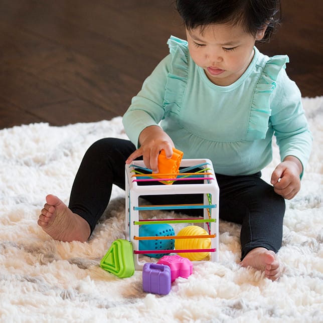 InnyBin Shape Sorting Cube with Elastic Bands
