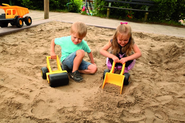 Sand Play - Two-Wheeled Excavator