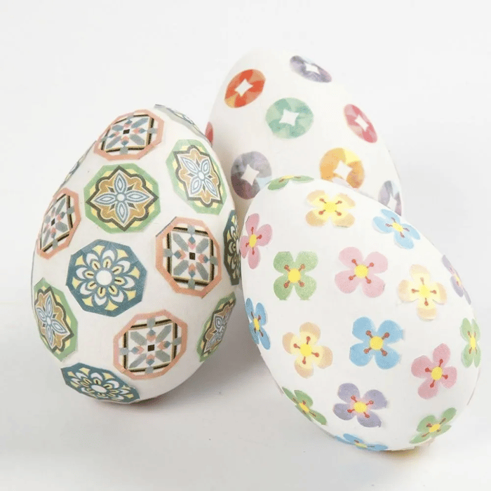 Plastic Easter Eggs H: 6 cm - White, 12 pcs
